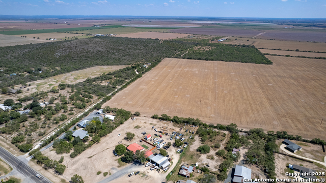 Listing photo id 32 for 944 Fm 1049  