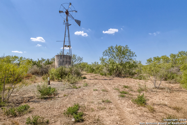 Listing photo id 41 for 944 Fm 1049  