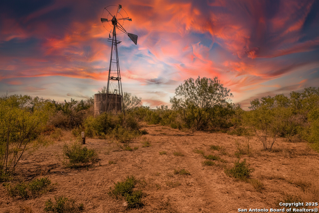 Listing photo id 49 for 944 Fm 1049  