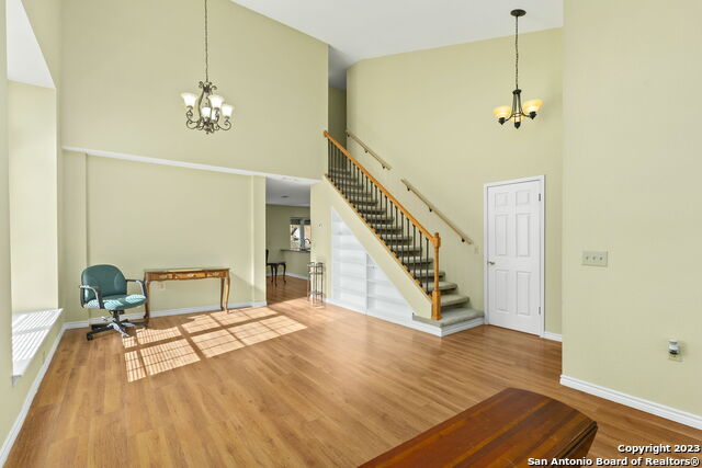 Image 10 of 38 For 14619 Hillside