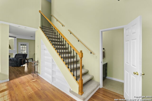 Image 11 of 38 For 14619 Hillside