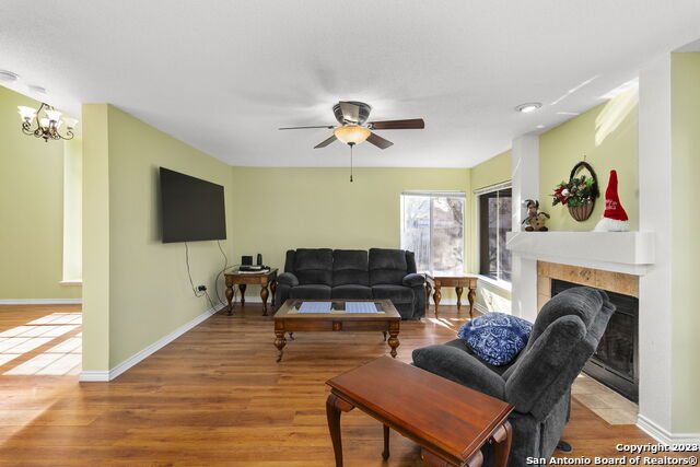 Image 15 of 38 For 14619 Hillside