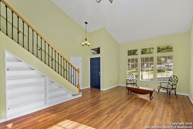 Image 7 of 38 For 14619 Hillside
