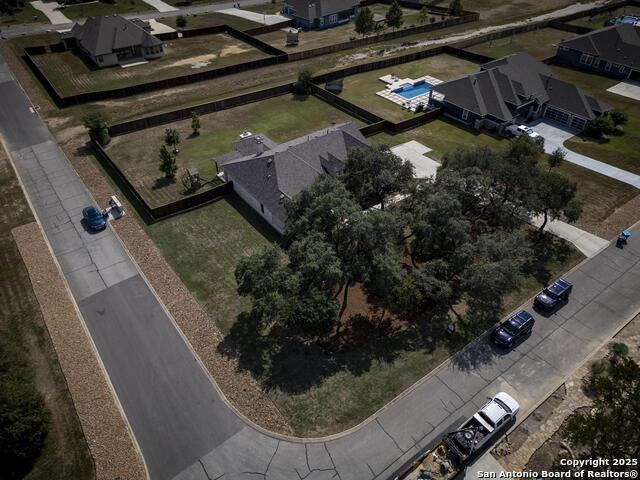 Listing photo id 34 for 8218 Garden Arbor