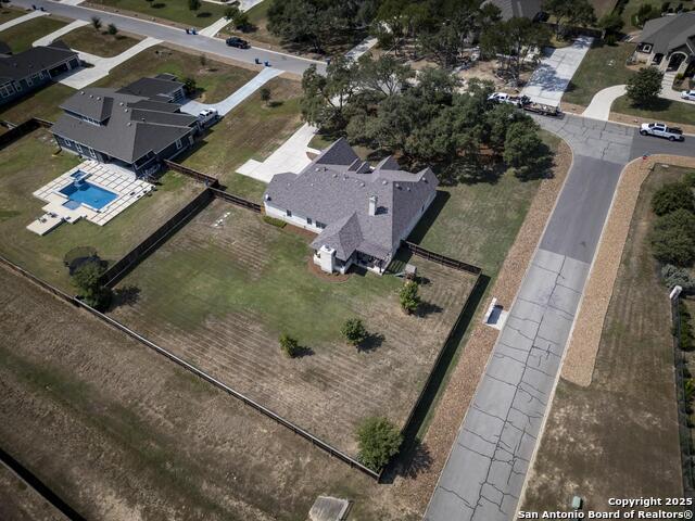 Listing photo id 39 for 8218 Garden Arbor