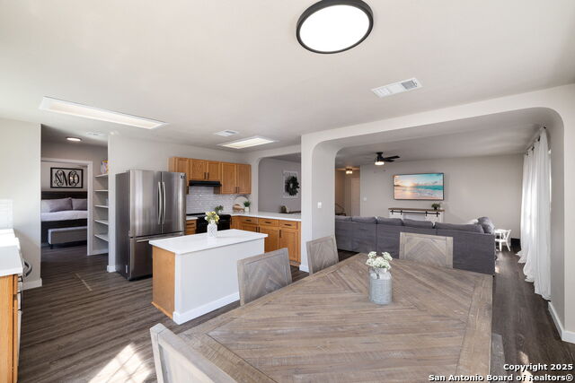 Image 15 of 25 For 11211 Talbot Sq