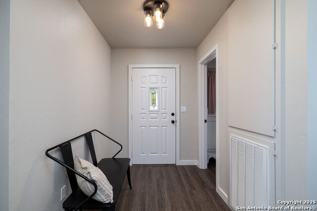 Image 5 of 25 For 11211 Talbot Sq