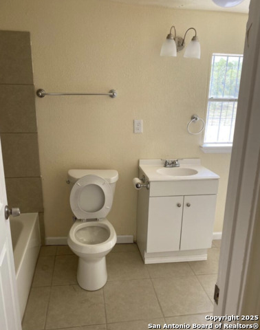 Image 12 of 13 For 811 Cantrell