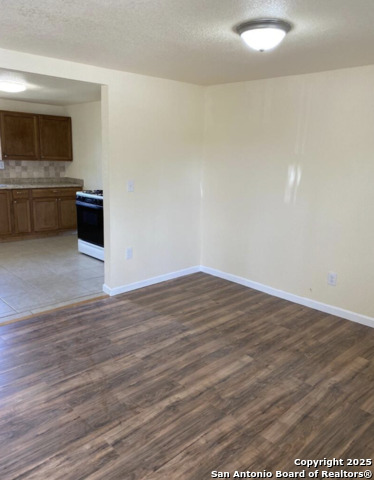 Image 7 of 13 For 811 Cantrell