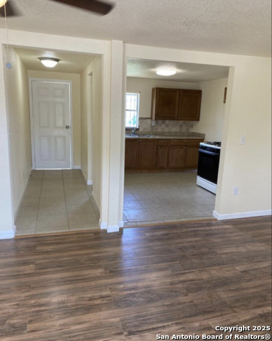 Image 8 of 13 For 811 Cantrell