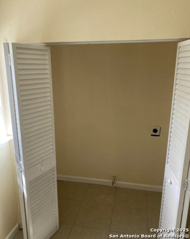 Image 9 of 13 For 811 Cantrell