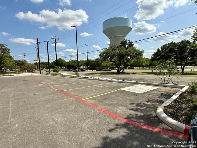 Listing photo id 14 for 6348 Prue Rd.