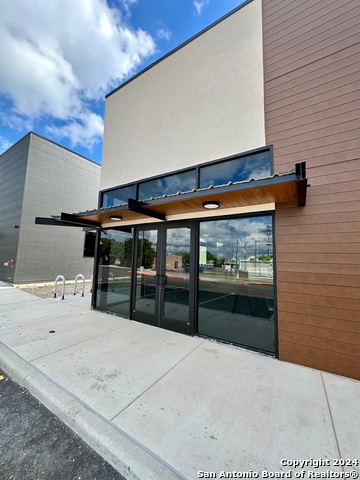 Listing photo id 4 for 6348 Prue Rd.