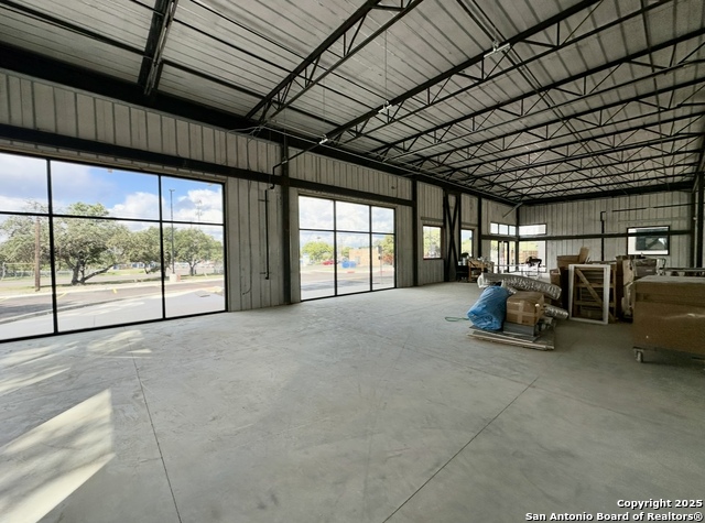 Listing photo id 5 for 6348 Prue Rd.