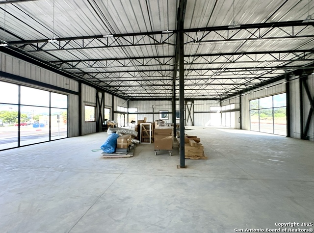 Listing photo id 6 for 6348 Prue Rd.