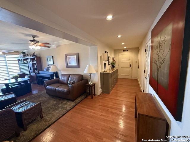 Image 2 of 38 For 7701 Wurzbach 1107