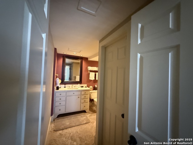 Image 22 of 38 For 7701 Wurzbach 1107