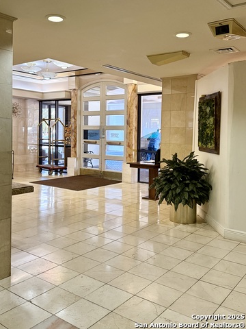 Image 26 of 38 For 7701 Wurzbach 1107