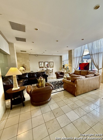 Image 28 of 38 For 7701 Wurzbach 1107