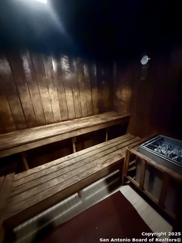 Image 33 of 38 For 7701 Wurzbach 1107