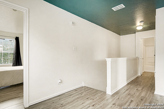 Listing photo id 11 for 3551 Sage  