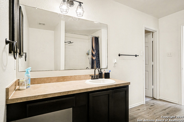 Listing photo id 14 for 3551 Sage  