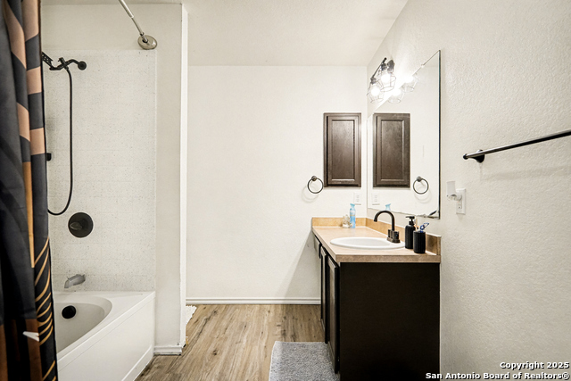 Listing photo id 15 for 3551 Sage  