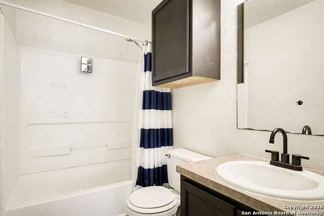 Listing photo id 19 for 3551 Sage  