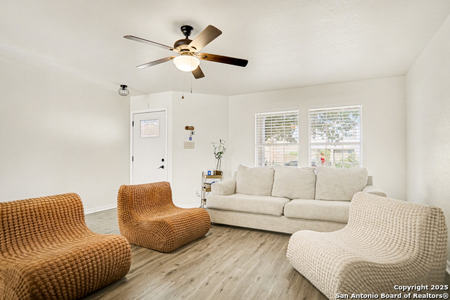 Listing photo id 2 for 3551 Sage  