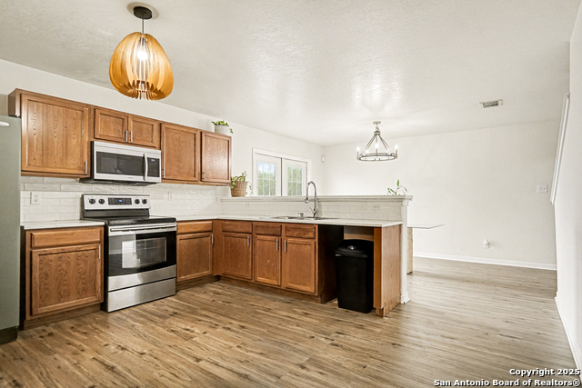 Listing photo id 6 for 3551 Sage  