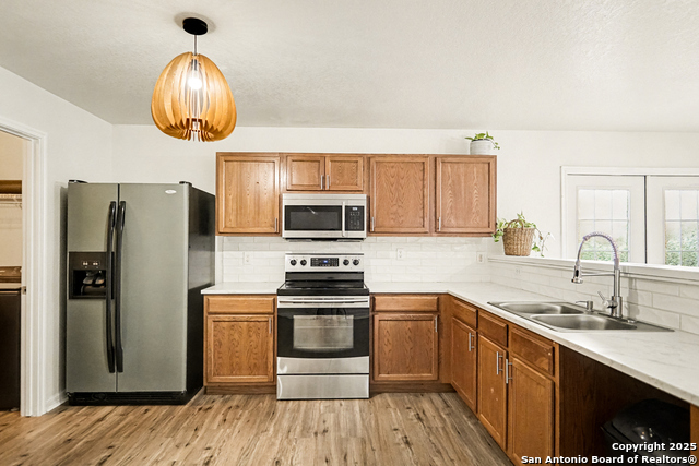 Listing photo id 7 for 3551 Sage  