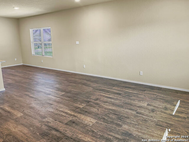 Listing photo id 10 for 2616 Gideon Ln