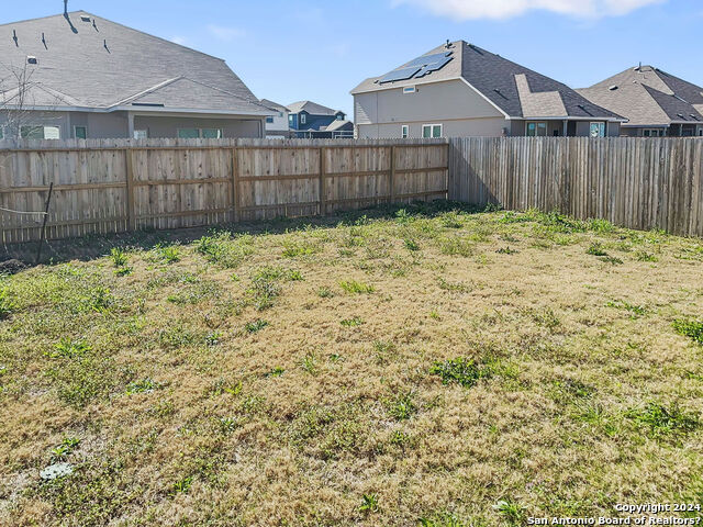 Listing photo id 11 for 2616 Gideon Ln