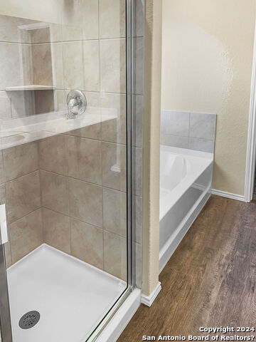 Listing photo id 14 for 2616 Gideon Ln