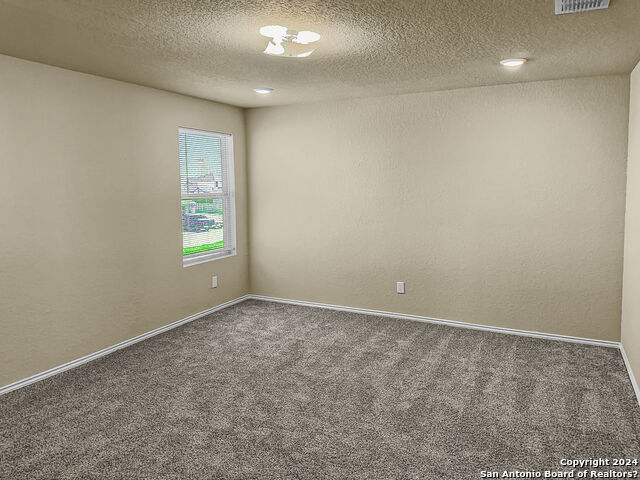 Listing photo id 3 for 2616 Gideon Ln