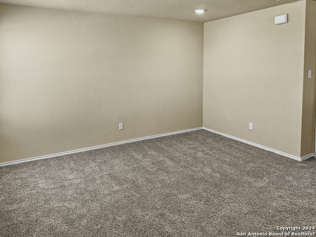 Listing photo id 6 for 2616 Gideon Ln