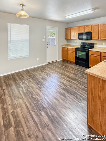 Image 14 of 23 For 213 Stampede