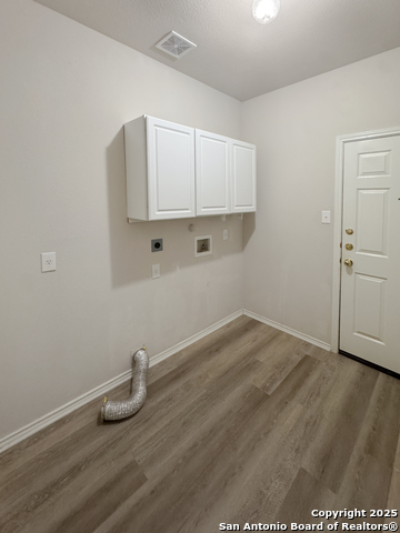 Image 18 of 48 For 23611 Silver Creek