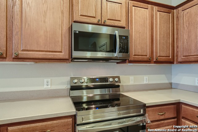 Image 33 of 48 For 23611 Silver Creek