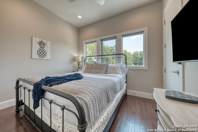 Image 23 of 31 For 139 Cedar Unit 104