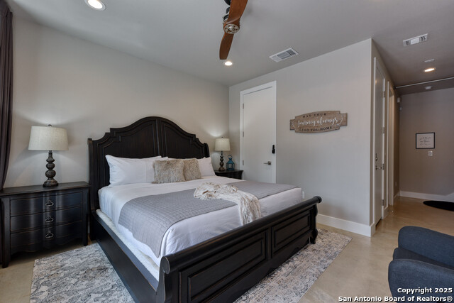 Image 4 of 31 For 139 Cedar Unit 104