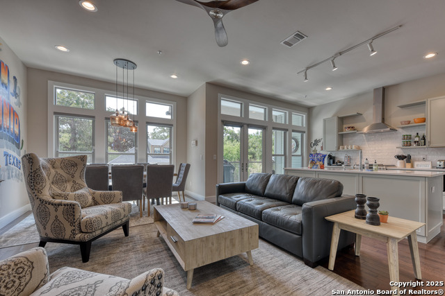 Image 6 of 31 For 139 Cedar Unit 104