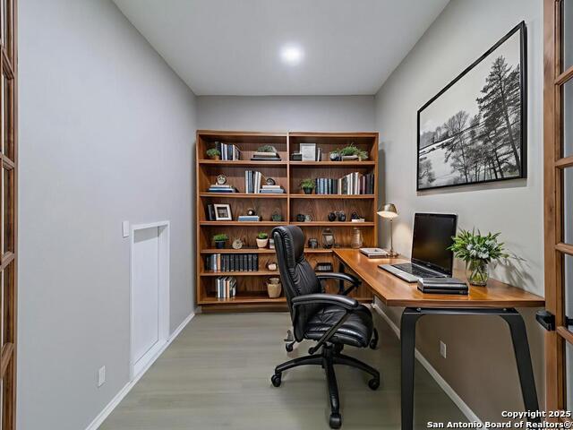 Listing photo id 8 for 16738 Stoney Gld