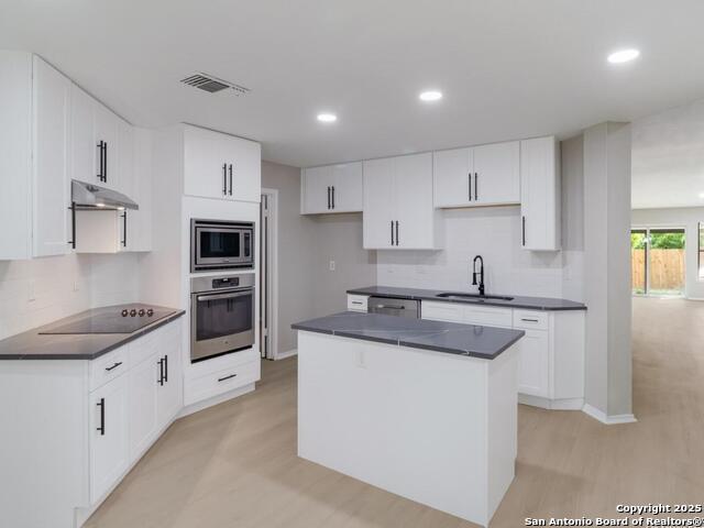 Listing photo id 6 for 16738 Stoney Gld