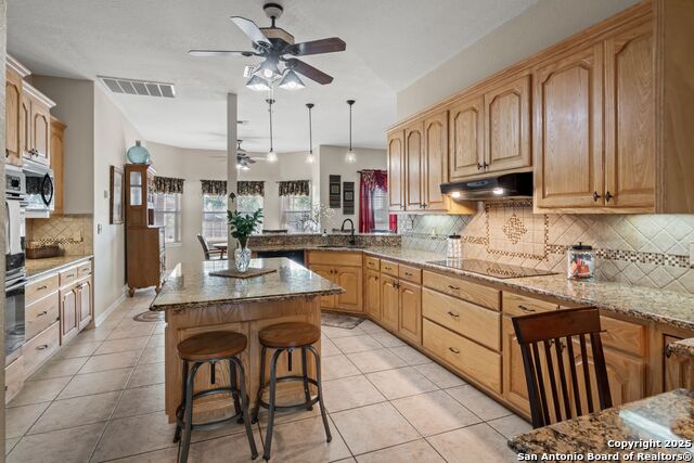Image 14 of 50 For 765 Loop 1604 E