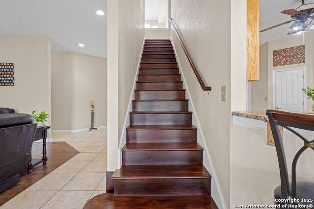 Image 27 of 50 For 765 Loop 1604 E