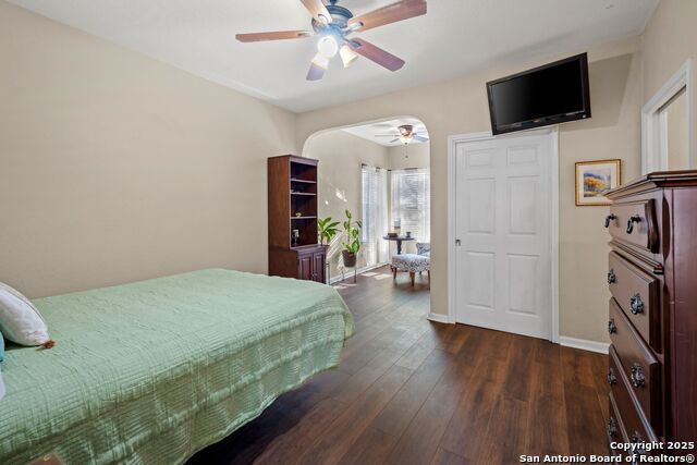 Image 43 of 50 For 765 Loop 1604 E