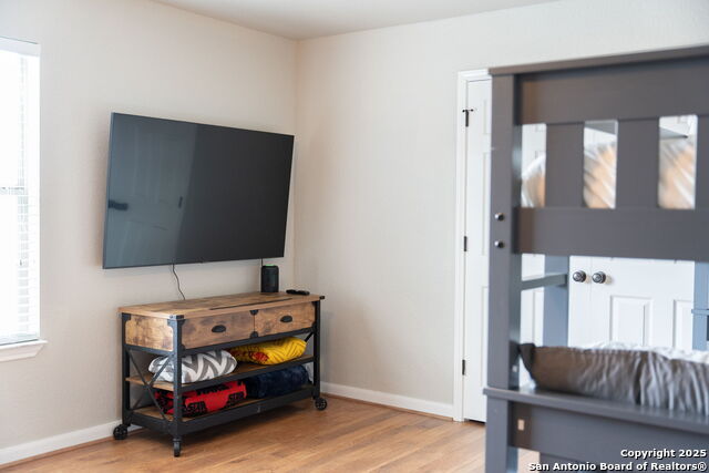 Listing photo id 17 for 1526 Bonnyview