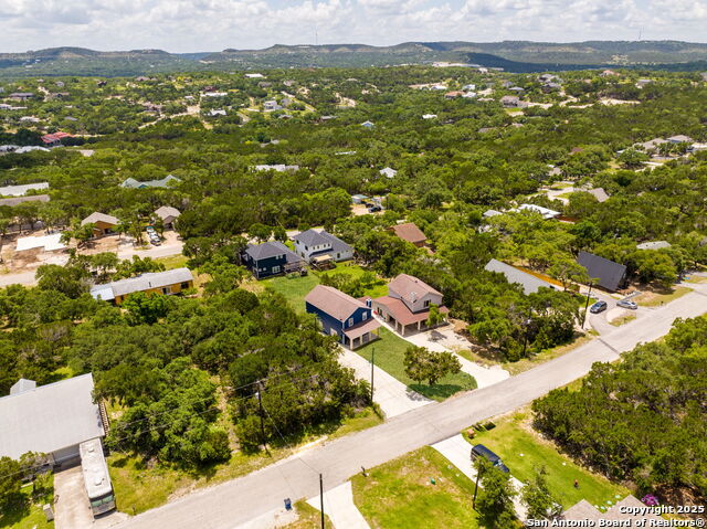 Listing photo id 33 for 1526 Bonnyview