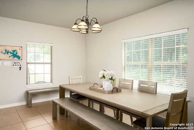 Listing photo id 4 for 1526 Bonnyview